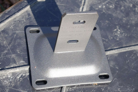 Platine galva pour poteaux ISIS graphite - Gedimat.fr