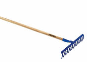 Rteau  douille forge 14 dents courbs manche en bois largeur du peigne 400mm - Outillage du jardinier - Outillage - GEDIMAT